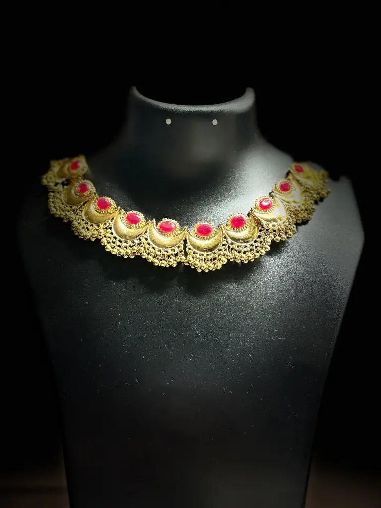 Traditional Gold-plated Crescent Moon Neckless Set2.webp