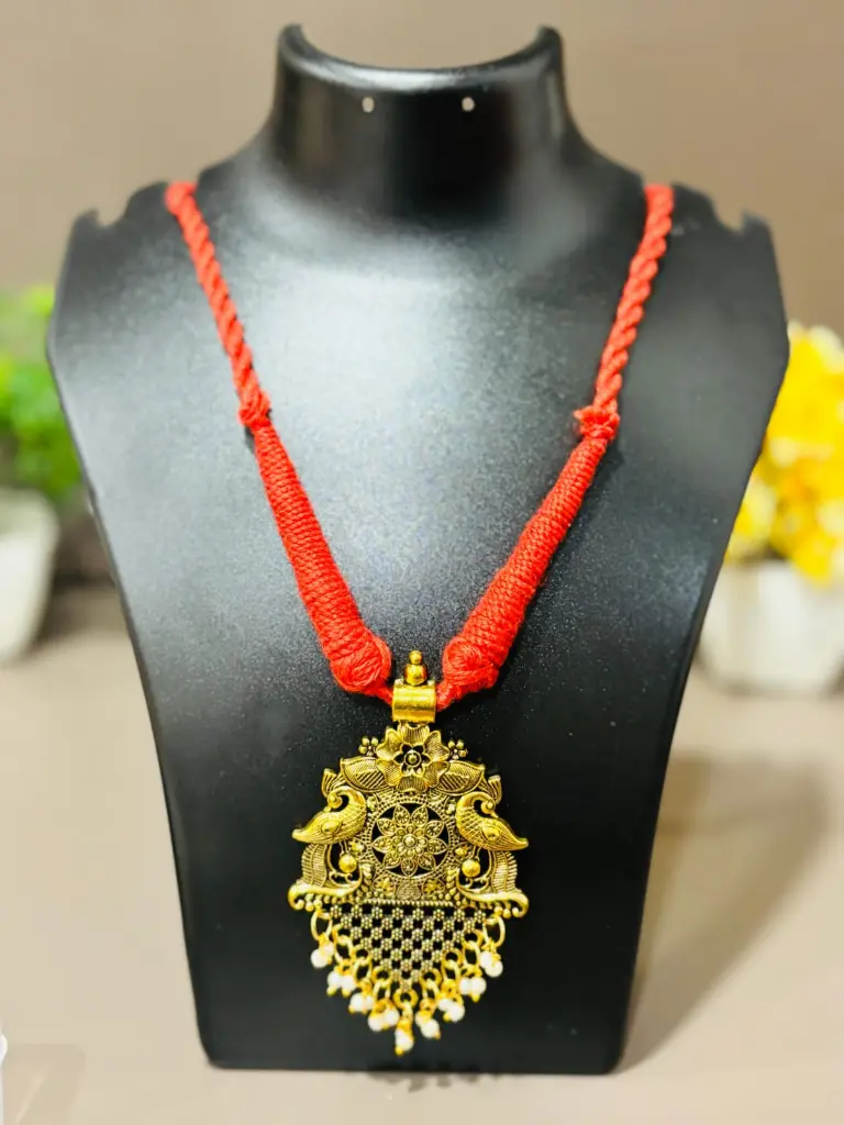 Necklace2.webp
