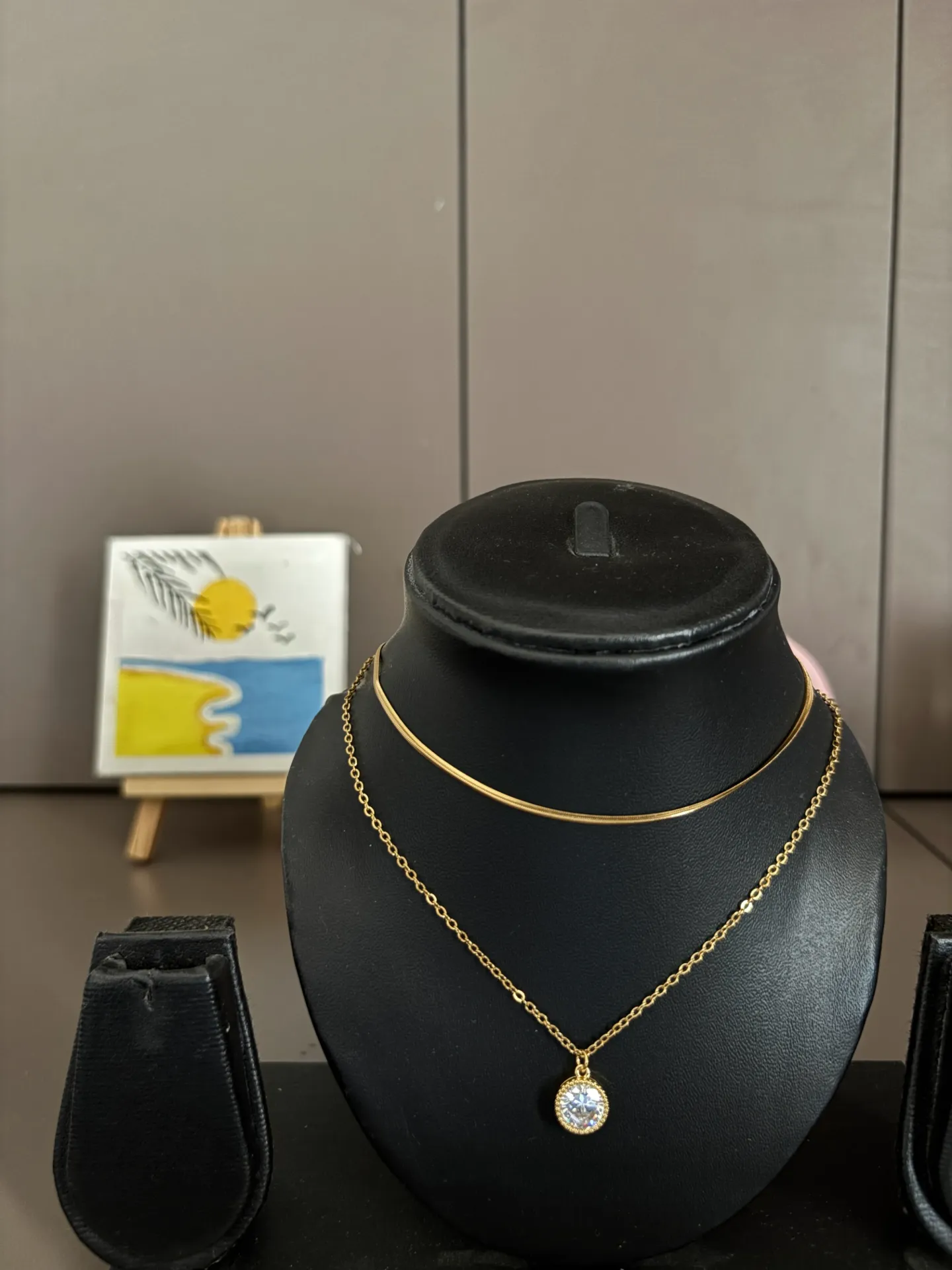 Necklace: Celeste Invisible Layer Necklace