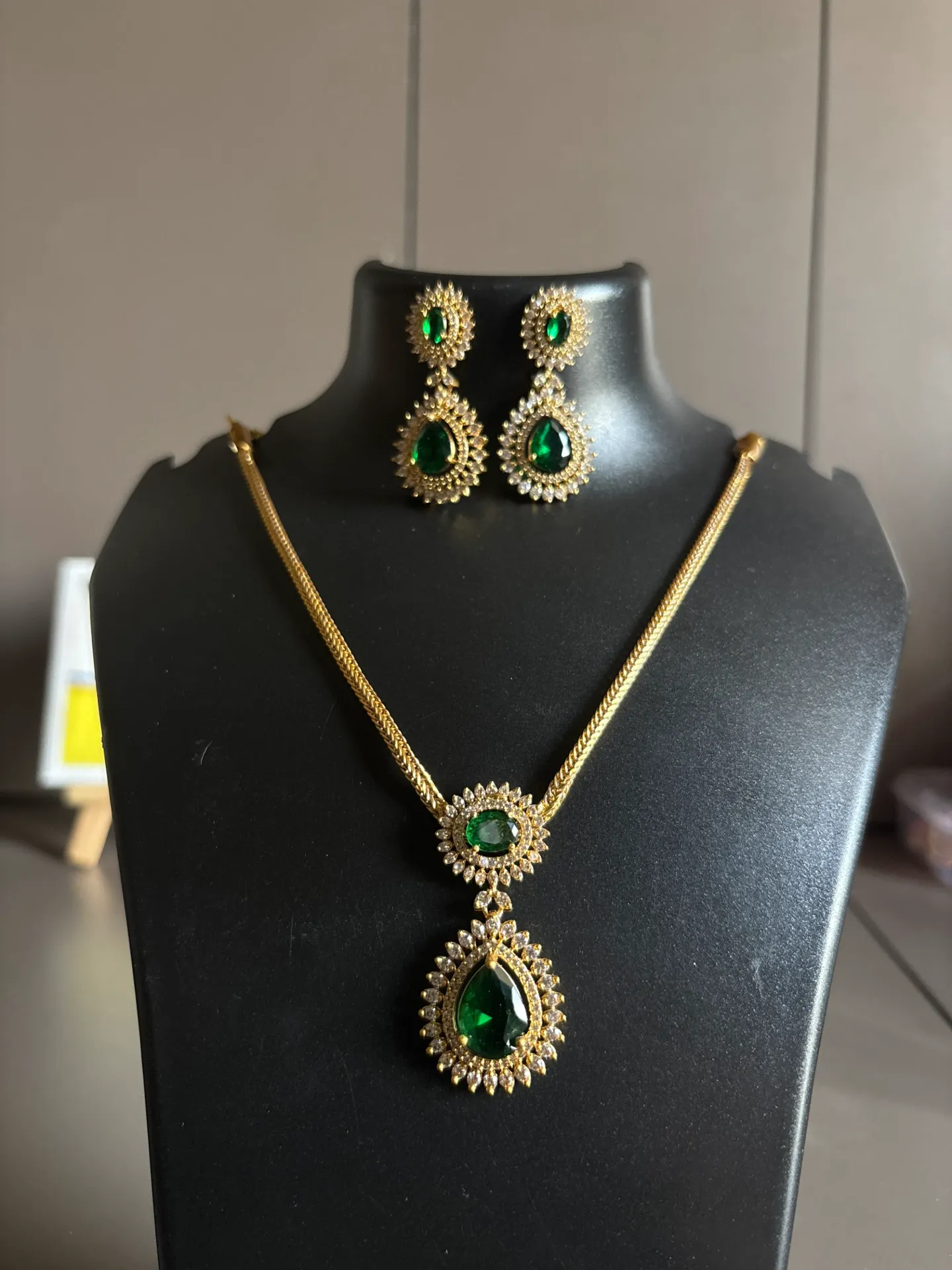Emerald American Diamond Pendant Set