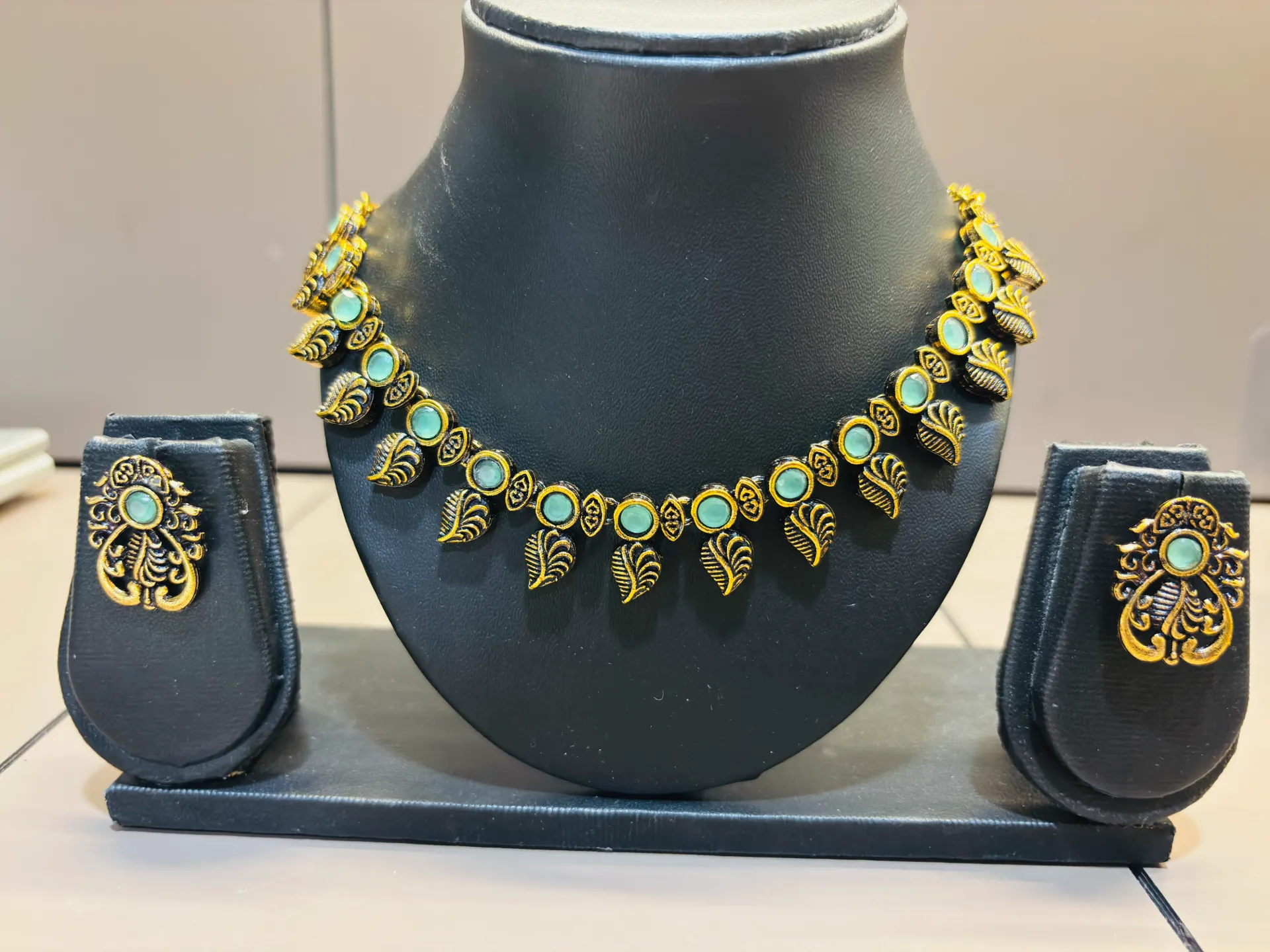 Antique Gold with Green Stones Necklace Set